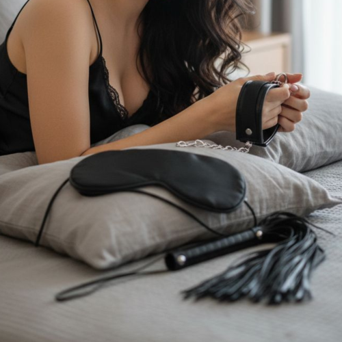 Lovetoy Zestaw BDSM MASKA KAJDANKI PEJCZ gadżety erotyczne