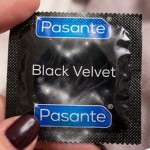 Prezerwatywy Pasante Black Czarne Stymulujące 1 szt. Potęgujące Doznania 