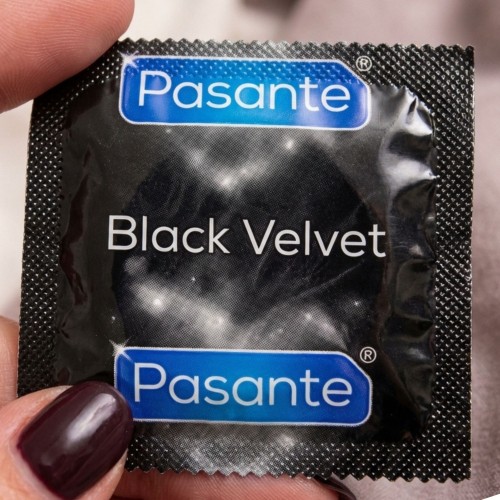 Prezerwatywy Pasante Black Czarne Stymulujące 1 szt. Potęgujące Doznania 