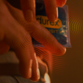 Durex Perfect Feel cienkie prezerwatywy nawilżane bez lateksu 16 szt